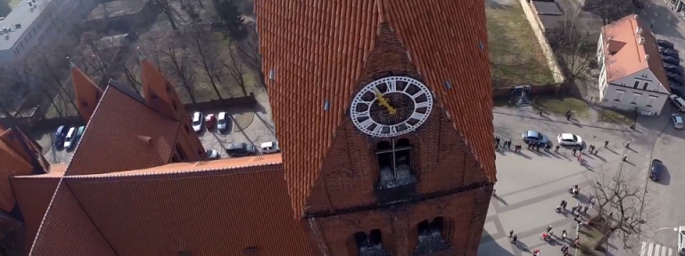 Konkatedra z nieznanej perspektywy [wideo]