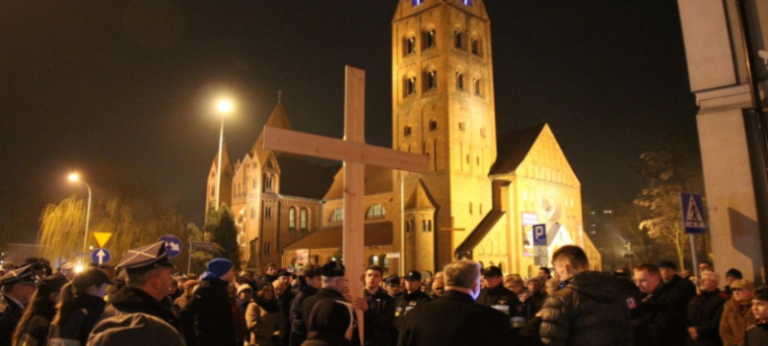 Droga krzyżowa ulicami miasta