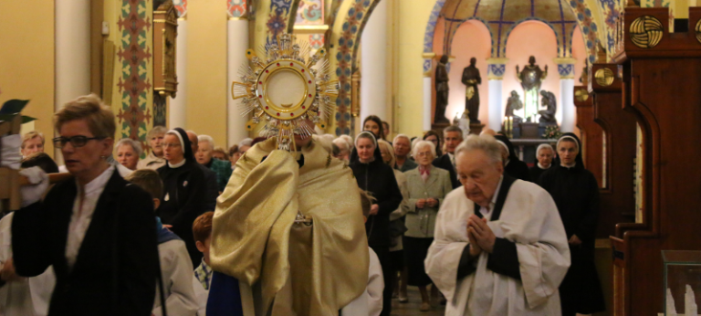 Różaniec przy pięciu ołtarzach