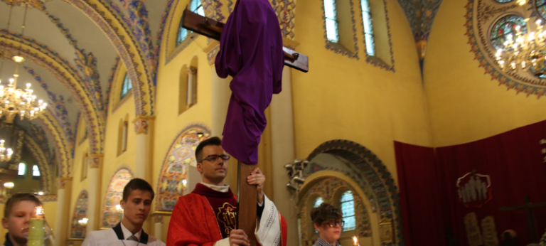 Wielki Piątek – Liturgia Męki Pańskiej