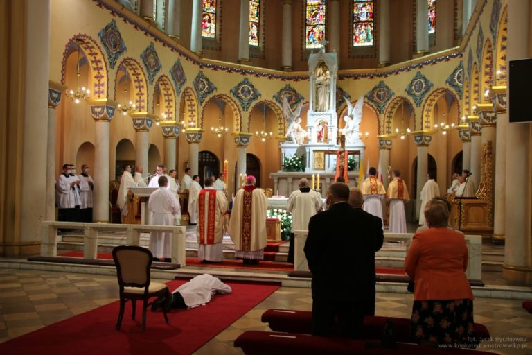 Święcenia diakonatu