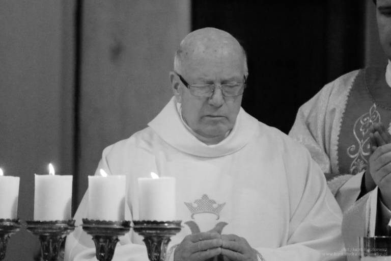 Zmarł ks. infułat Tadeusz Szmyt