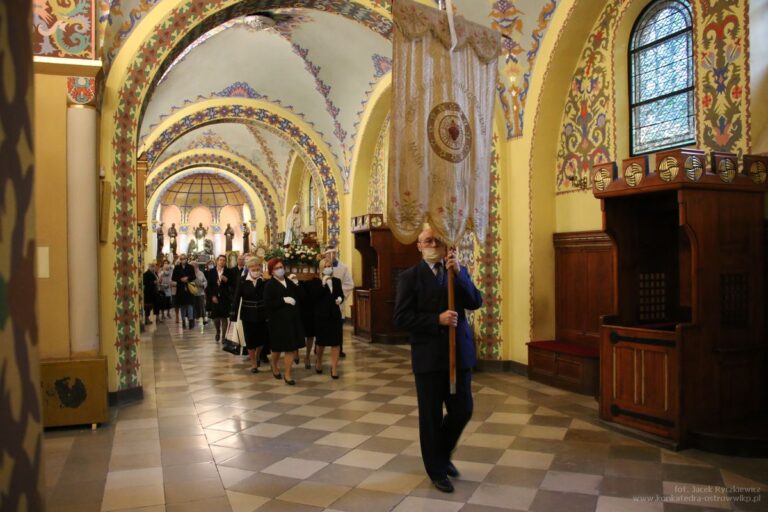 Różaniec przy pięciu ołtarzach