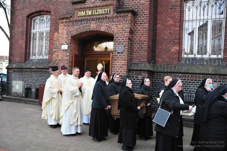 Przeniesienie szczątków Służebnicy Bożej s. Włodzimiry