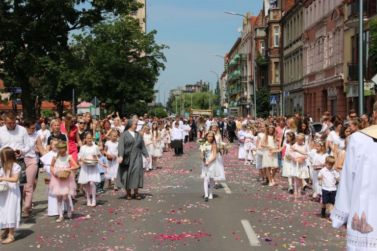 Procesja i Eucharystia w uroczystość Bożego Ciała