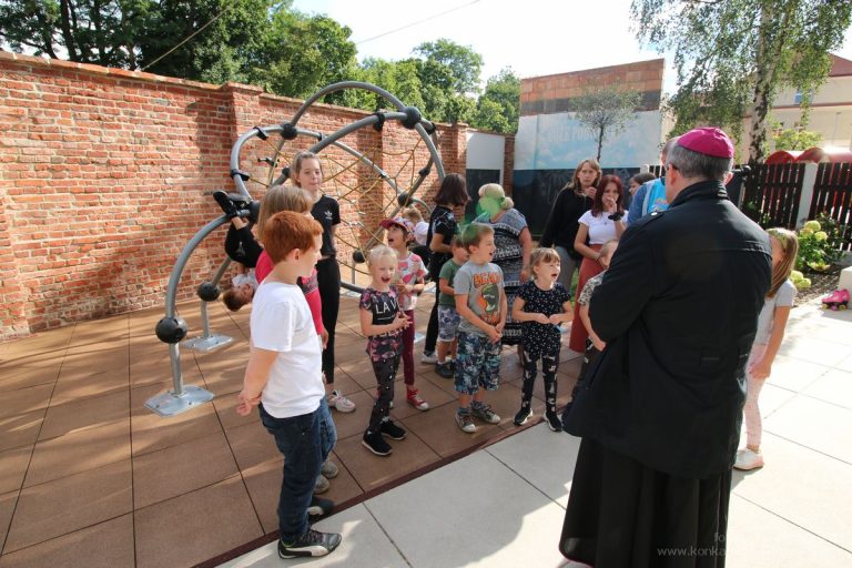 Wizytacja – Boże Podwórko