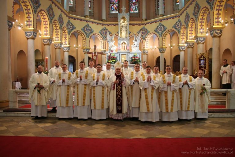 Święcenia diakonatu