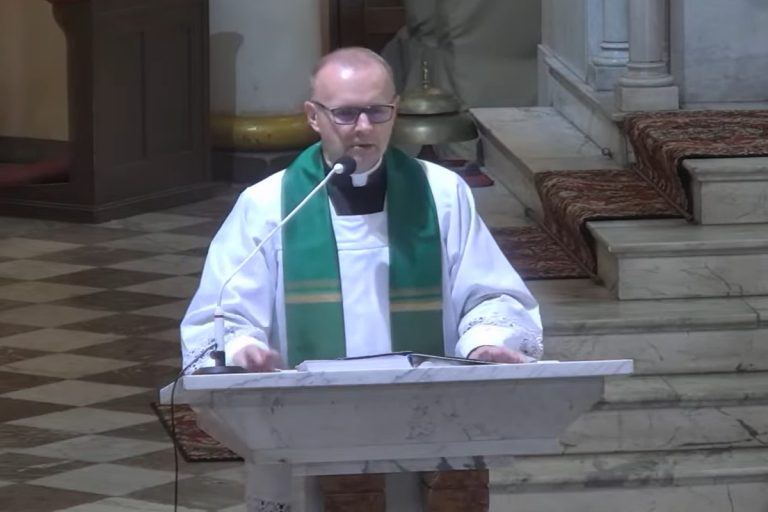 Proboszcz parafii pw. św. Jana Pawła II