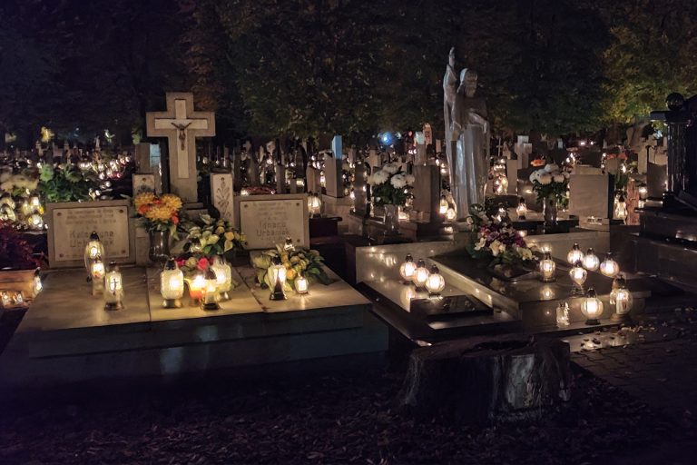 Wszystkich Świętych na cmentarzu parafialnym