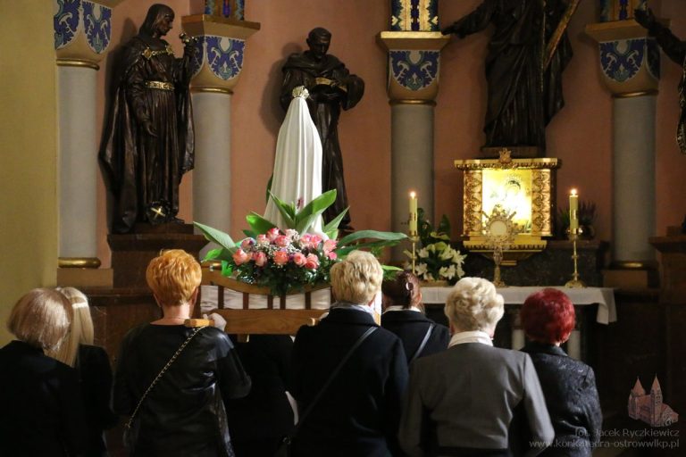 Różaniec przy pięciu ołtarzach w Konkatedrze