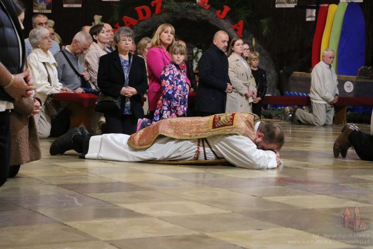 Wielki Piątek – Liturgia Męki Pańskiej