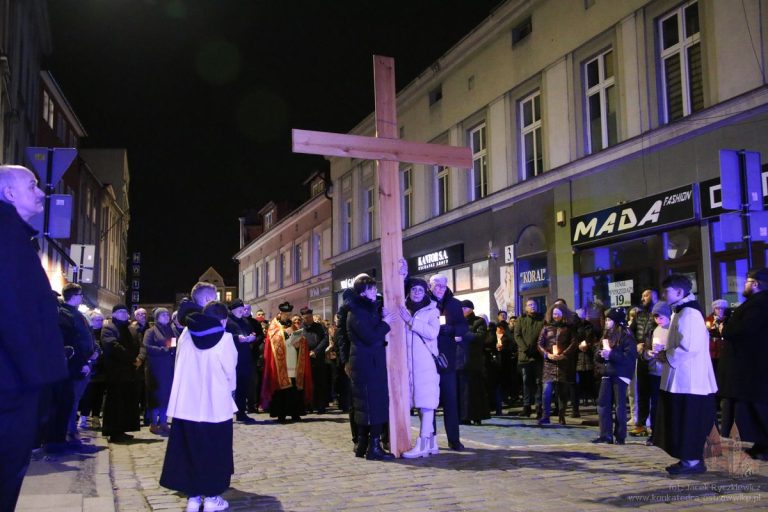 Droga krzyżowa ulicami naszego miasta