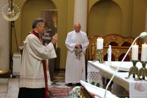 Poświęcenie figurki Matki Bożej z Lourdes